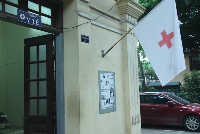 Phòng y tế mở cửa từ sáng sớm