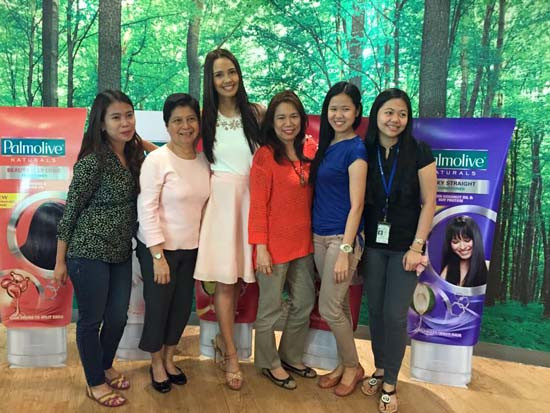 Megan Young, dìm hàng, nhan sắc, trang phục