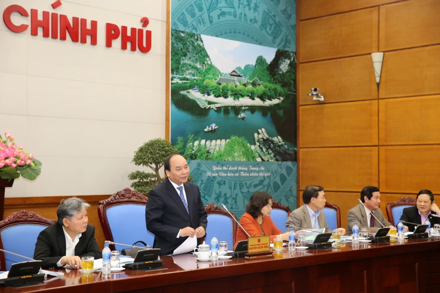 Phó Thủ tướng Nguyễn Xuân Phúc yêu cầu các bộ, ngành cần thực hiện nghiêm túc việc soạn thảo, ban hành hoặc trình cấp có thẩm quyền ban hành các văn bản liên quan hoạt động giám định tư pháp. Ảnh: VGP