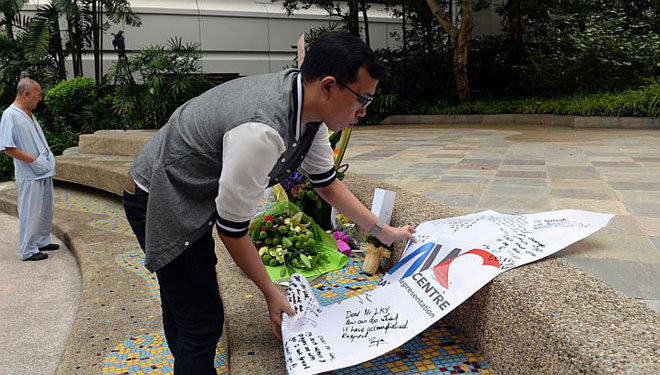 Người Singapore thắp nến cầu nguyện cho Lý Quang Diệu ảnh 5