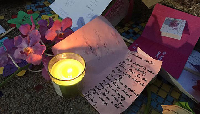 Người Singapore thắp nến cầu nguyện cho Lý Quang Diệu ảnh 2