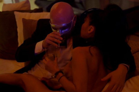 Bên trong những bữa tiệc sex của giới nhà giàu Los Angeles - Ảnh 2 Ben trong nhung bua tiec sex cua gioi nha giau Los Angeles - Anh 2