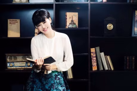 Hoa hau Thu Thuy: Diem manh cua phu nu la yeu duoi - Anh 3