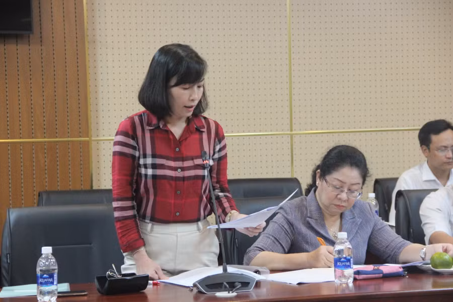 Đại diện lãnh đạo Sở GD-ĐT Đồng Nai trình bày báo cáo tại buổi làm việc với đoàn công tác của Bộ GD-ĐT