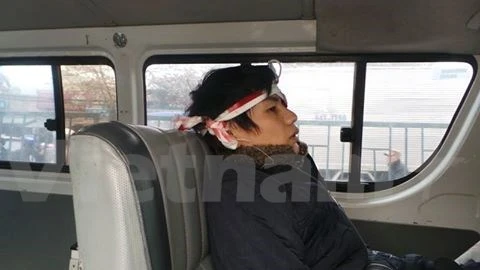 Đối tượng tình nghi giật túi xách bị sinh viên Nguyễn Mạnh Linh quật ngã (Ảnh: Cộng tác viên cung cấp)