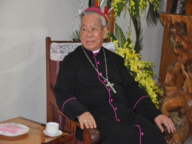 Tổng giám mục Hà Nội Phêrô Nguyễn Văn Nhơn
