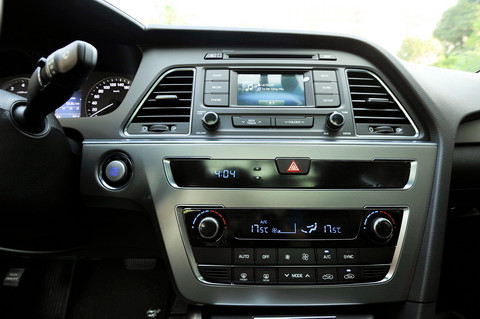 Cận cảnh đối thủ mới của Toyota Camry tại Việt Nam ảnh 12 Ảnh minh họa