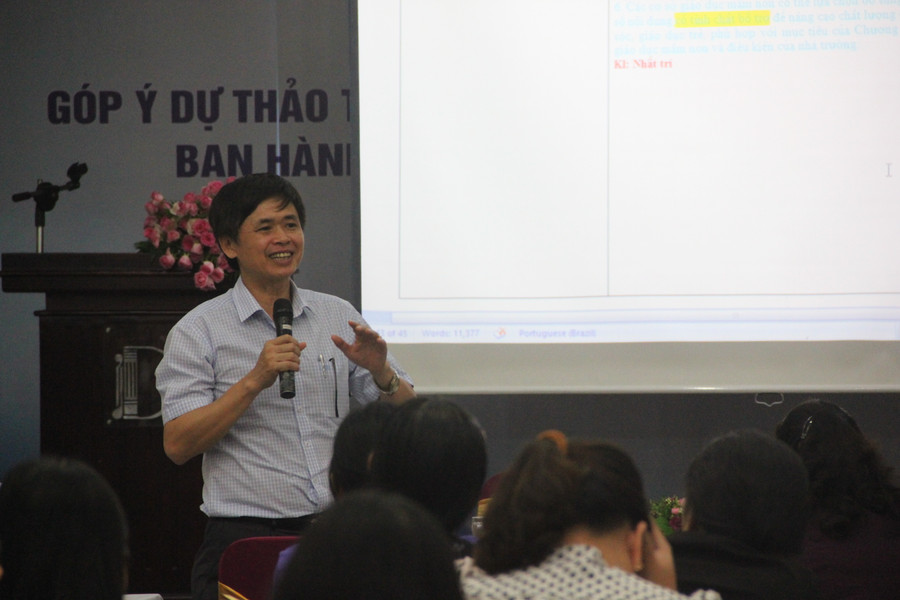 Vụ trưởng Vụ GDMN (Bộ GD&ĐT) Nguyễn Bá Minh chia sẻ với các đại biểu về những vấn đề cần góp ý