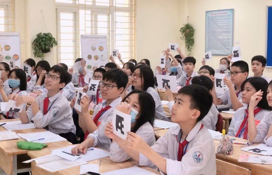 Trong giờ học Khoa học tự nhiên tại Trường THCS Mỗ Lao, Hà Đông, Hà Nội.