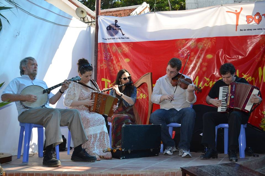 Giao lưu với các nghệ sĩ dân gian Ireland