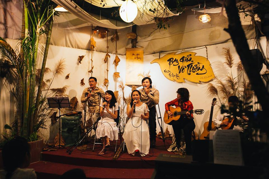 Nhóm hát Đời Rất Đẹp trong đêm nhạc tại Hội Quán DRD