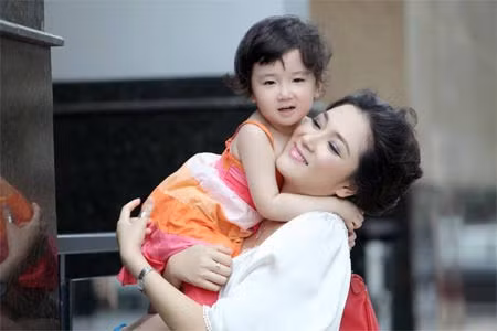 Nguyễn Thị Huyền: Hành trình từ Hoa hậu đến làm mẹ đơn thân - Ảnh 3