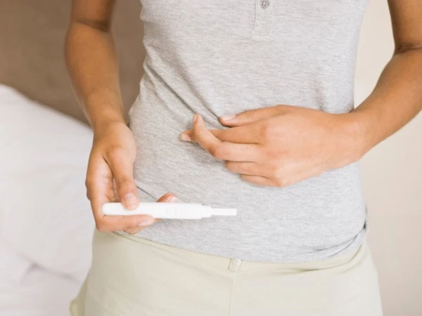 Khả năng có con của người phụ nữ thay đổi theo thời gian như thế nào?