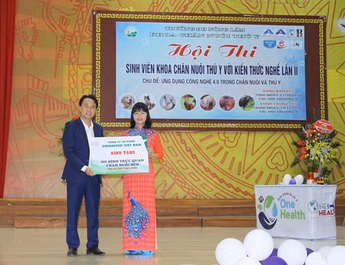 Hội thi đón nhận mô hình trực quan Chăn nuôi heo được nhập từ Mỹ để cho sinh viên được thực hành và quan sát tổng thể trên mô hình với trị giá trên 200 triệu đồng.