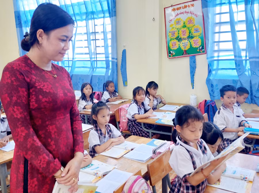 Cô Thái Thị Tố Loan, Trường Tiểu học thị trấn Châu Thành A (huyện Châu Thành).