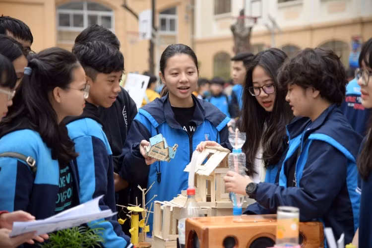Học sinh Trường Nguyễn Siêu tham gia Ngày hội STEM 2021.