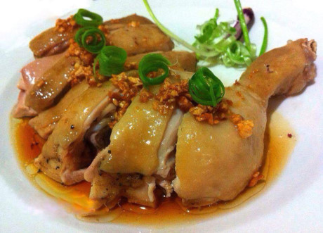 Cách làm gà hấp xì dầu ngon đậm đà nhìn là thích, ăn là mê - Ảnh 1 Cach lam ga hap xi dau ngon dam da nhin la thich, an la me - Anh 1