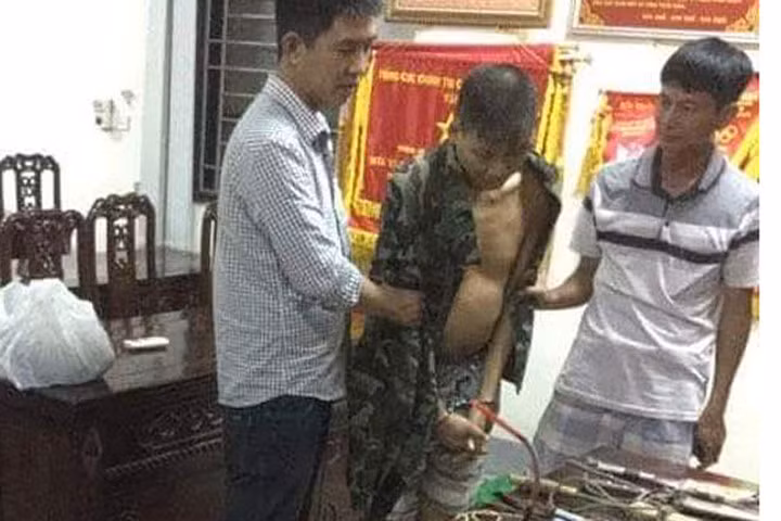 Bắt trùm ma túy chuẩn bị sẵn cả quan tài và vũ khí nóng để tử thủ