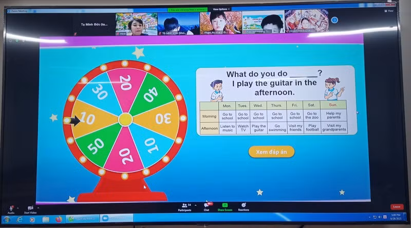 Học sinh Trường THCS Tân Châu học trực tuyến. Ảnh minh họa