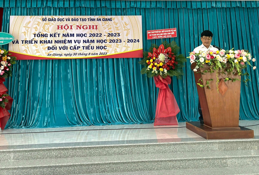 Ông Nguyễn Quốc Khanh - Phó Giám đốc Sở GD&ĐT An Giang phát biểu tại Hội nghị. Ông Nguyễn Quốc Khanh - Phó Giám đốc Sở GD&ĐT An Giang phát biểu tại Hội nghị.