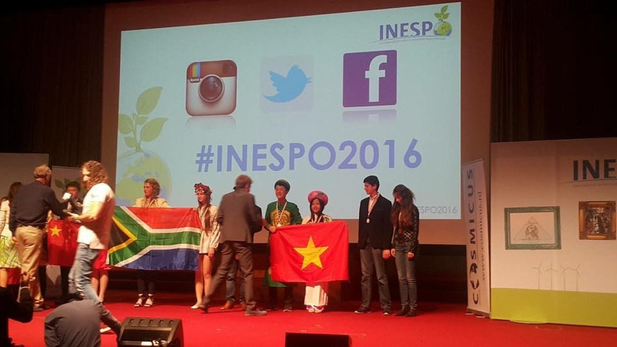 Hai bạn của Trường THPT chuyên Trần Đại Nghĩa nhận giải