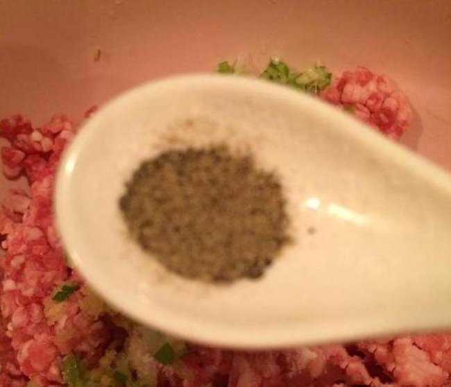 Cách làm món thịt viên chiên vỏ ngoài giòn rụm, bên trong thơm mềm ảnh 5