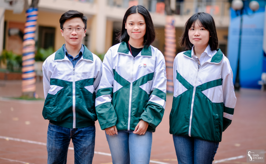 Đội IN TIME với 3 thành viên: Vũ Đức Hiếu, Phạm Đào Thùy Linh, Nguyễn Vũ Ngọc Linh tự tin bước vào vòng chung kết