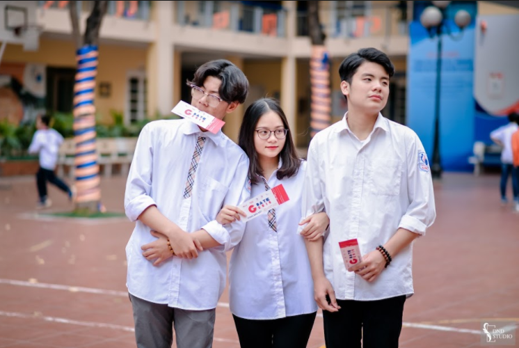 3 thành viên đội Phong Minh Hoa: Đinh Trần Anh Minh, Nguyễn Quỳnh Hoa, Phạm Hải Phong quyết tâm chuẩn bị thật tốt cho vòng chung kết diễn ra ngày 14/4 tới.