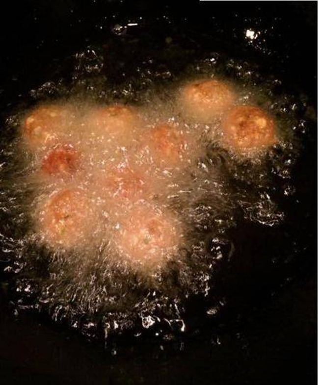 Cách làm món thịt viên chiên vỏ ngoài giòn rụm, bên trong thơm mềm ảnh 21