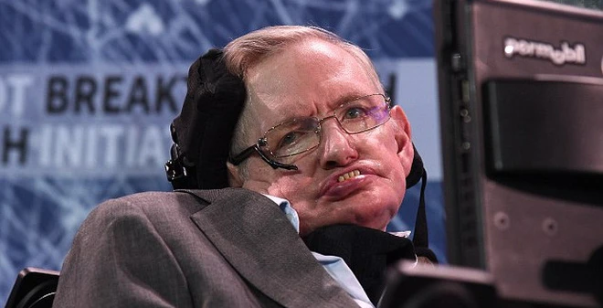 Nhà vật lý nổi tiếng Stephen Hawking chống chọi bệnh ALS hơn 50 năm.
