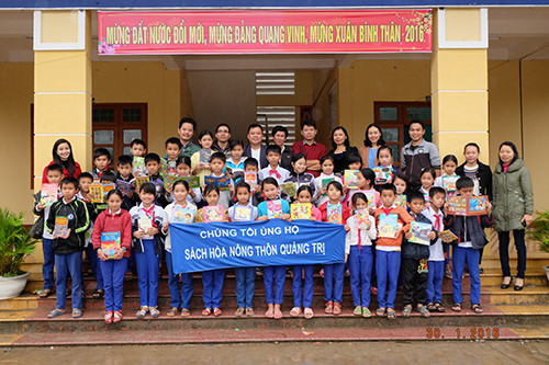 nam-thanh-nien-lap-thu-vien-online-cho-muon-sach-mien-phi-1