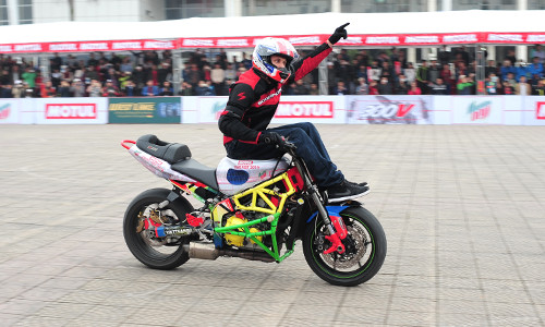 Biker Việt tranh tài môtô mạo hiểm tại Hà Nội