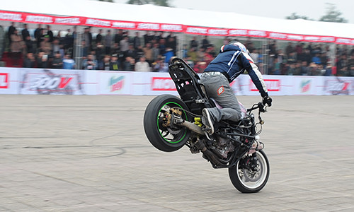 biker-viet-tranh-tai-moto-mao-hiem-tai-ha-noi-6