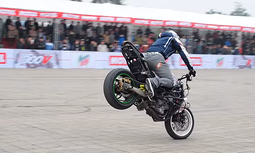 biker-viet-tranh-tai-moto-mao-hiem-tai-ha-noi-6