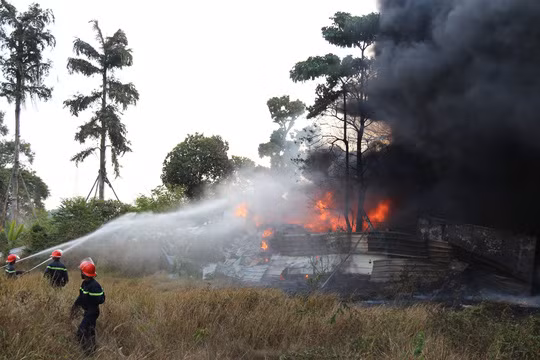  Lửa bùng phát rất nhanh 