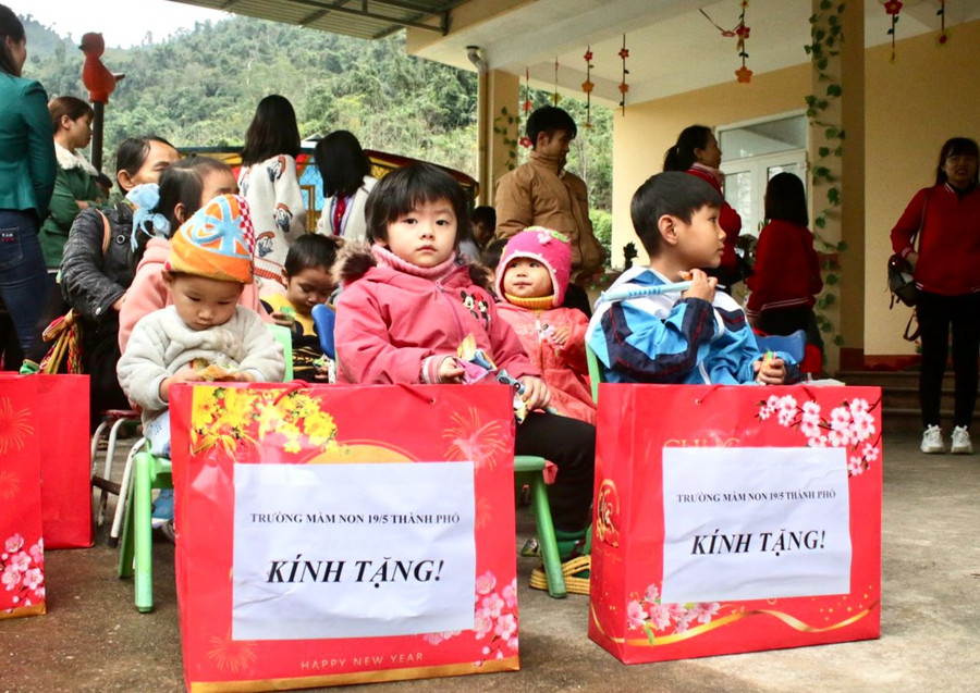 Trẻ em tại điểm trường Khuổi Chạo, xã Sảng Mộc, huyện Võ Nhai. Ảnh: TG