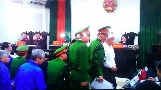 Bầu Kiên có đơn khiếu nại viết tay dài 144 trang ảnh 3 Bầu Kiên có đơn khiếu nại viết tay dài 144 trang