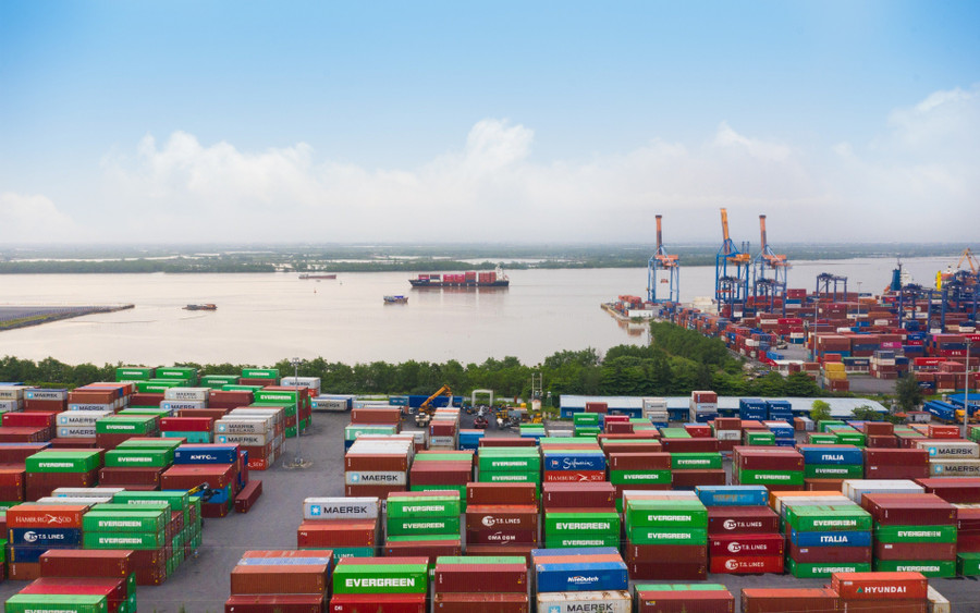 Dịch vụ logistics trong vận tải, lưu trữ và bốc dỡ hàng hoá tại hải cảng. Dịch vụ logistics trong vận tải, lưu trữ và bốc dỡ hàng hoá tại hải cảng.