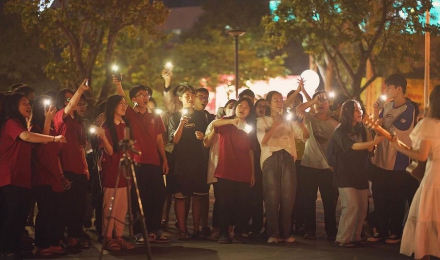 Câu lạc bộ Chạm tổ chức ca nhạc gây quỹ thiện nguyện của các câu lạc bộ thiện nguyện học đường.