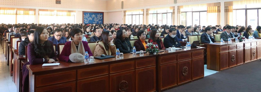 Cán bộ, giáo viên 23 tỉnh thành miền Bắc tham gia tập huấn. Cán bộ, giáo viên 23 tỉnh thành miền Bắc tham gia tập huấn.