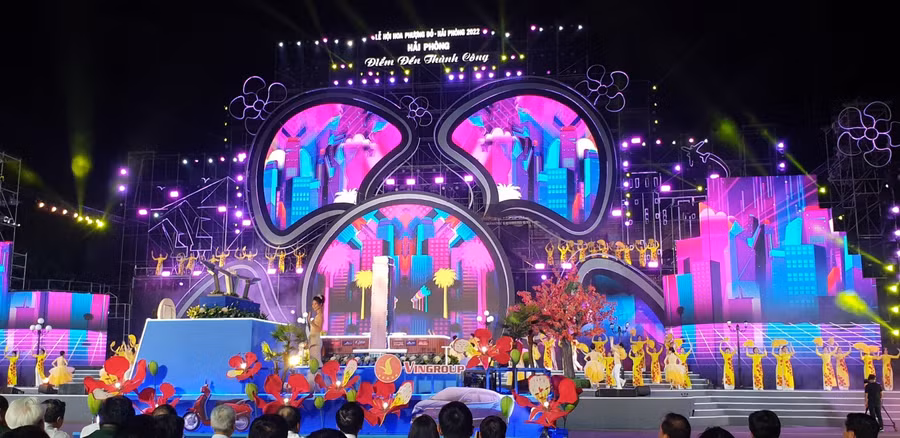 Lễ hội Hoa Phượng Đỏ Hải Phòng được tổ chức sau 2 năm tạm ngừng vì dịch Covid-19