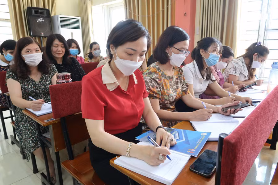 Ngành Giáo dục và Đào tạo quận Kiến An chủ động kế hoạch bồi dưỡng cho cán bộ, giáo viên trước thềm năm học mới. Ngành Giáo dục và Đào tạo quận Kiến An chủ động kế hoạch bồi dưỡng cho cán bộ, giáo viên trước thềm năm học mới.