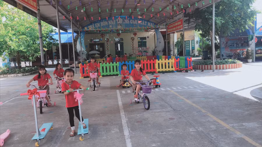 Góc vui chơi an toàn giao thông của trẻ tại Trường Mầm non Liên Am.