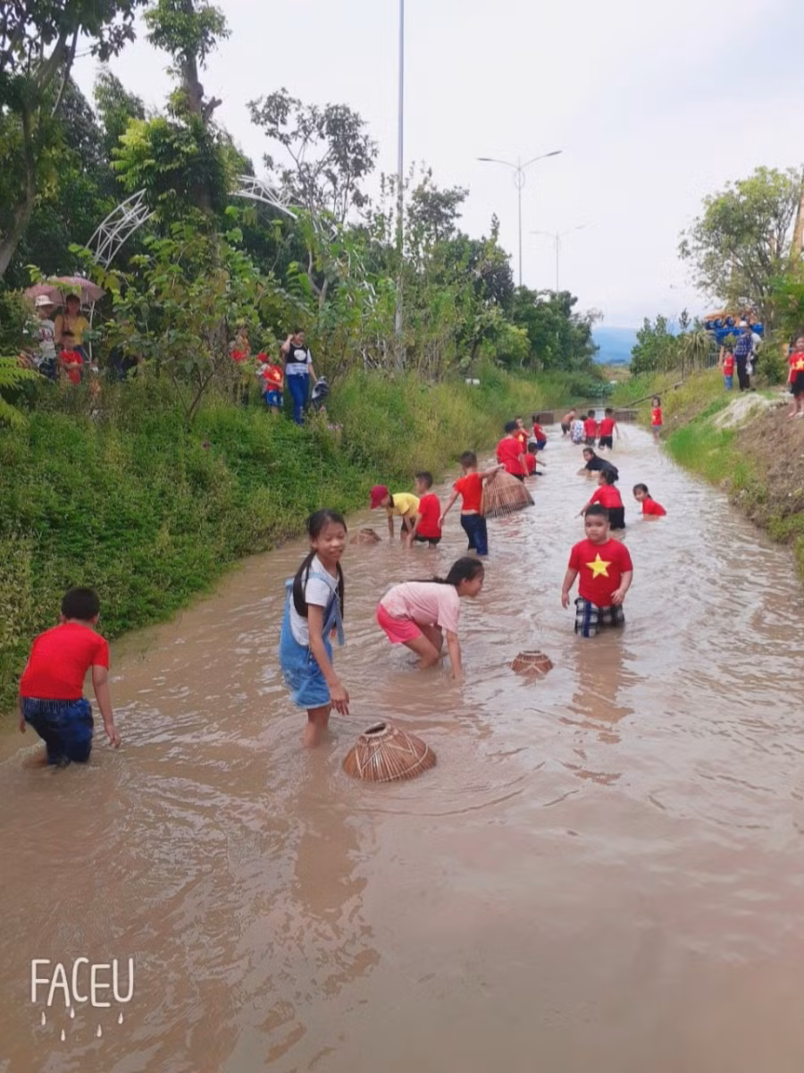 Những buổi trải nghiệm thực tế ý nghĩa của học trò Trường Mầm non Thượng Yên Công
