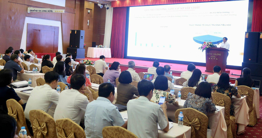 Để thực hiện tốt Chương trình GDPT 2018, các nhà trường cần chú trọng đổi mới công tác quản lí, quản trị theo hướng chủ động, linh hoạt. Để thực hiện tốt Chương trình GDPT 2018, các nhà trường cần chú trọng đổi mới công tác quản lí, quản trị theo hướng chủ động, linh hoạt.