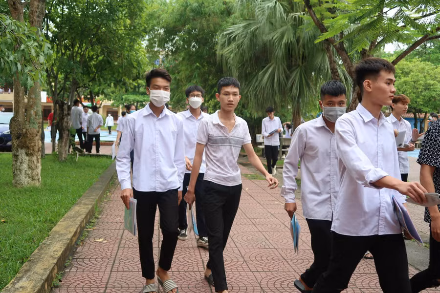 Nhiều trường định hướng, phân luồng học sinh ngay từ khi các em bước vào lớp 10.