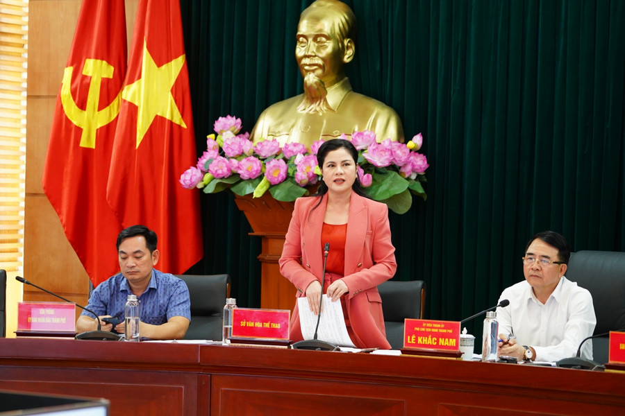 Bà Trần Thị Hoàng Mai - Giám đốc Sở Văn hóa và Thể thao Hải Phòng thông tin nhiều điểm mới tại Lễ hội Hoa Phượng Đỏ 2022. Bà Trần Thị Hoàng Mai - Giám đốc Sở Văn hóa và Thể thao Hải Phòng thông tin nhiều điểm mới tại Lễ hội Hoa Phượng Đỏ 2022.