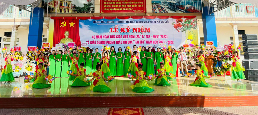Chương trình văn nghệ chào mừng ngày Nhà giáo Việt Nam 20/11 tại xã Lê Lợi.