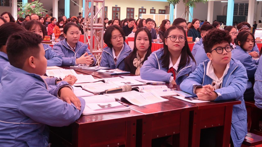 Học sinh tham gia chuyên đề.