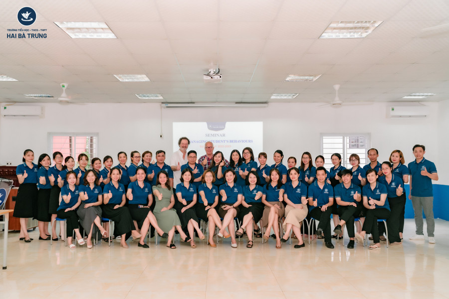 Nhà trường thường xuyên tổ chức các buổi tập huấn cho cán bộ nhân viên với sự tham gia của các chuyên gia nước ngoài.